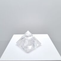 Krištáľ pyramída