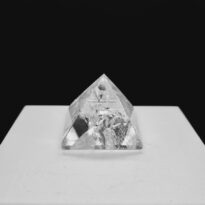 Krištáľ pyramída