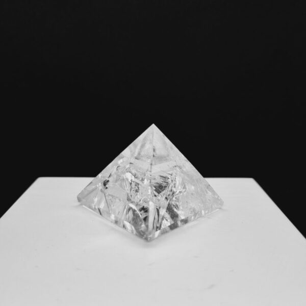 Krištáľ pyramída - Image 2