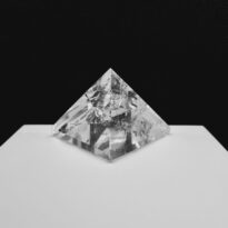 Krištáľ pyramída
