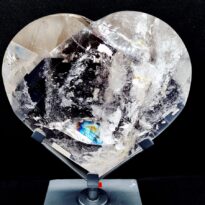 Krištáľ srdce na kovovom stojane